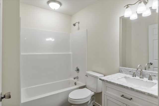 1015 W Park Drive, Wills Point, TX 75169