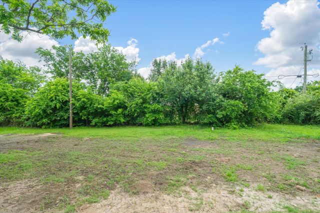 1015 W Park Drive, Wills Point, TX 75169