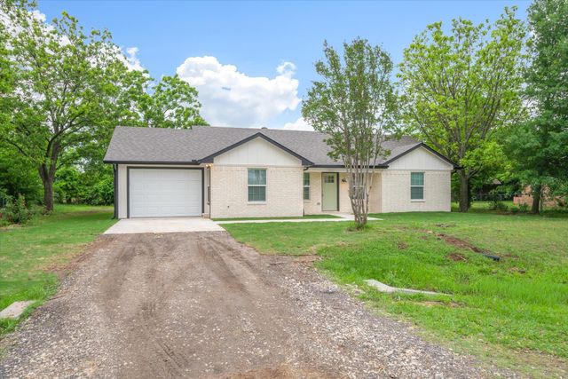 1015 W Park Drive, Wills Point, TX 75169