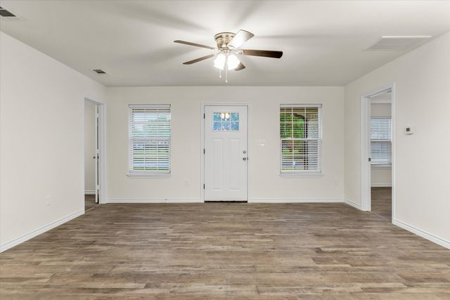 1015 W Park Drive, Wills Point, TX 75169
