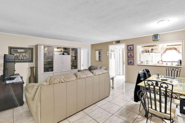 711 Lori Drive 204, Palm Springs, FL 33461