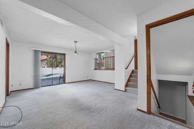 1214 W SEASHORE Drive, Gilbert, AZ 85233