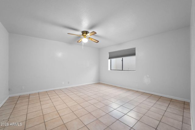 1214 W SEASHORE Drive, Gilbert, AZ 85233