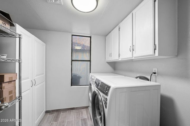 1214 W SEASHORE Drive, Gilbert, AZ 85233