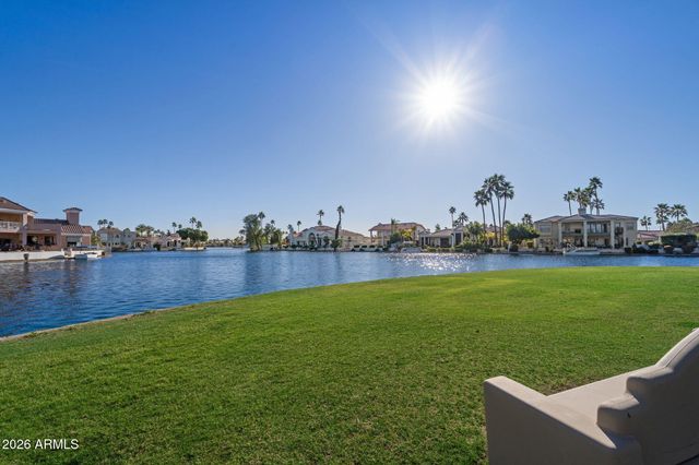 1214 W SEASHORE Drive, Gilbert, AZ 85233