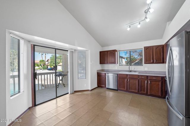 1214 W SEASHORE Drive, Gilbert, AZ 85233