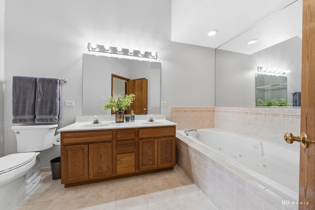 20165 Crystal Lake Way, Frankfort, IL 60423