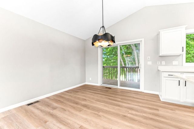 2827 18th Avenue E, Shakopee, MN 55379