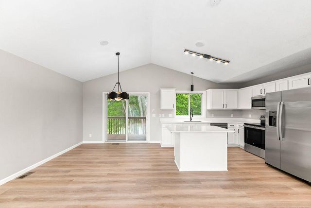 2827 18th Avenue E, Shakopee, MN 55379