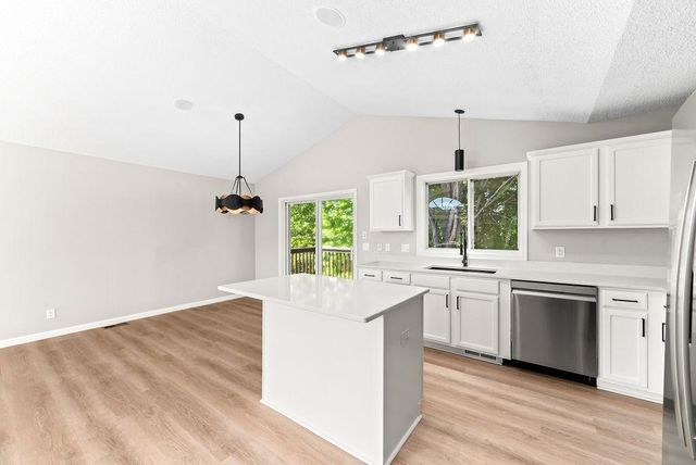 2827 18th Avenue E, Shakopee, MN 55379