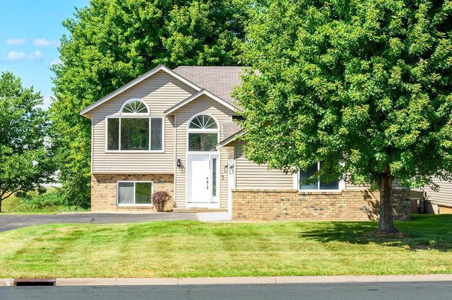 2827 18th Avenue E, Shakopee, MN 55379
