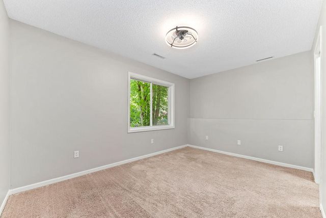 2827 18th Avenue E, Shakopee, MN 55379
