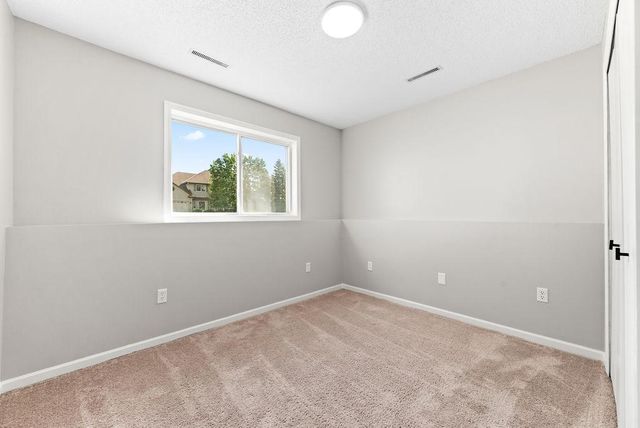 2827 18th Avenue E, Shakopee, MN 55379