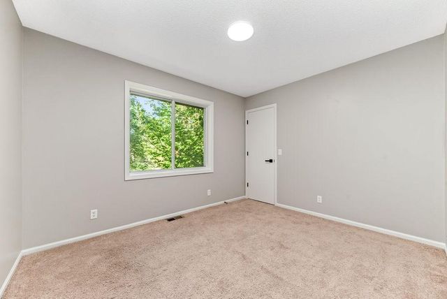 2827 18th Avenue E, Shakopee, MN 55379