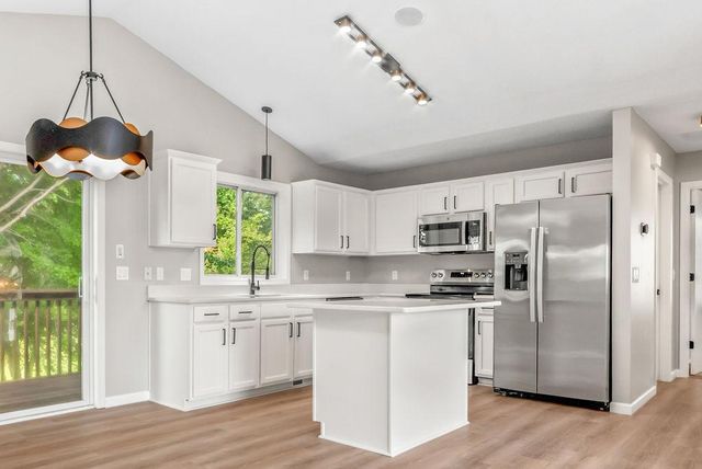 2827 18th Avenue E, Shakopee, MN 55379