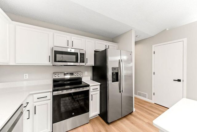 2827 18th Avenue E, Shakopee, MN 55379