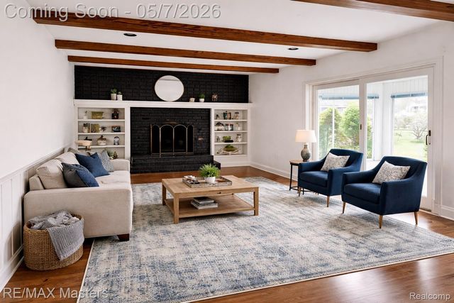 21879 Canterbury Avenue, Grosse Ile Township, MI 48138