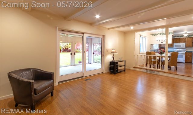 21879 Canterbury Avenue, Grosse Ile Township, MI 48138