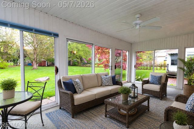 21879 Canterbury Avenue, Grosse Ile Township, MI 48138