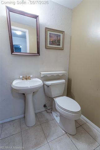 21879 Canterbury Avenue, Grosse Ile Township, MI 48138