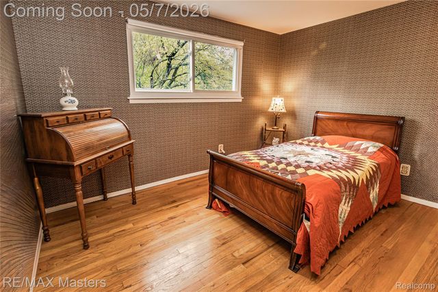 21879 Canterbury Avenue, Grosse Ile Township, MI 48138