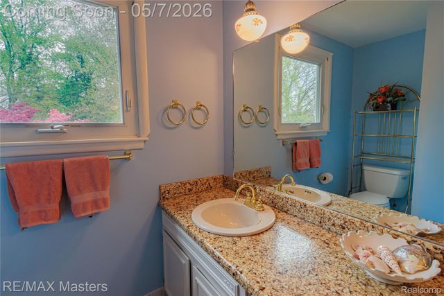 21879 Canterbury Avenue, Grosse Ile Township, MI 48138