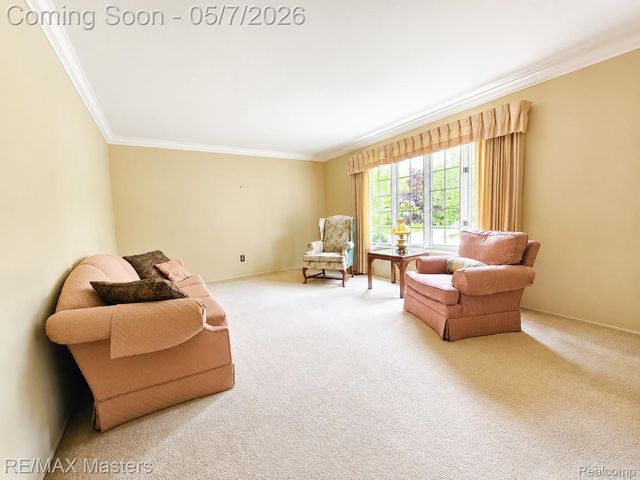 21879 Canterbury Avenue, Grosse Ile Township, MI 48138