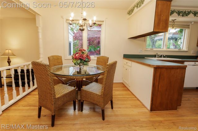 21879 Canterbury Avenue, Grosse Ile Township, MI 48138
