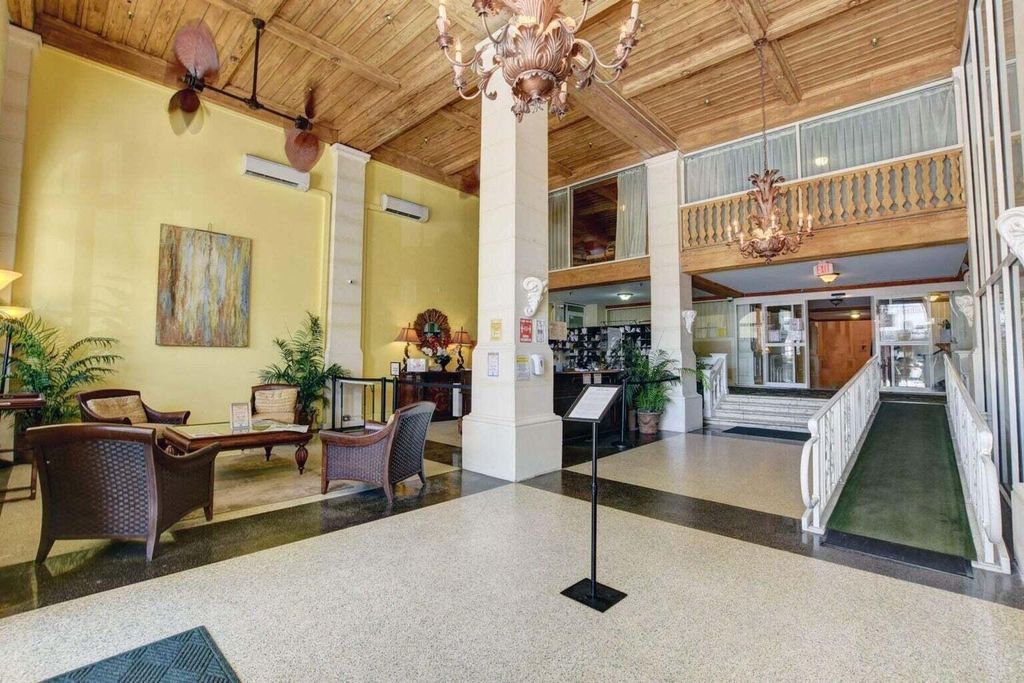 Image 2 of property listing at 235 Sunrise Avenue Mze 1104, Palm Beach, FL 33480