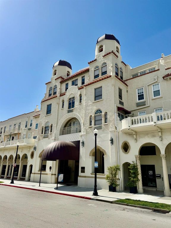 Image 28 of property listing at 235 Sunrise Avenue Mze 1104, Palm Beach, FL 33480