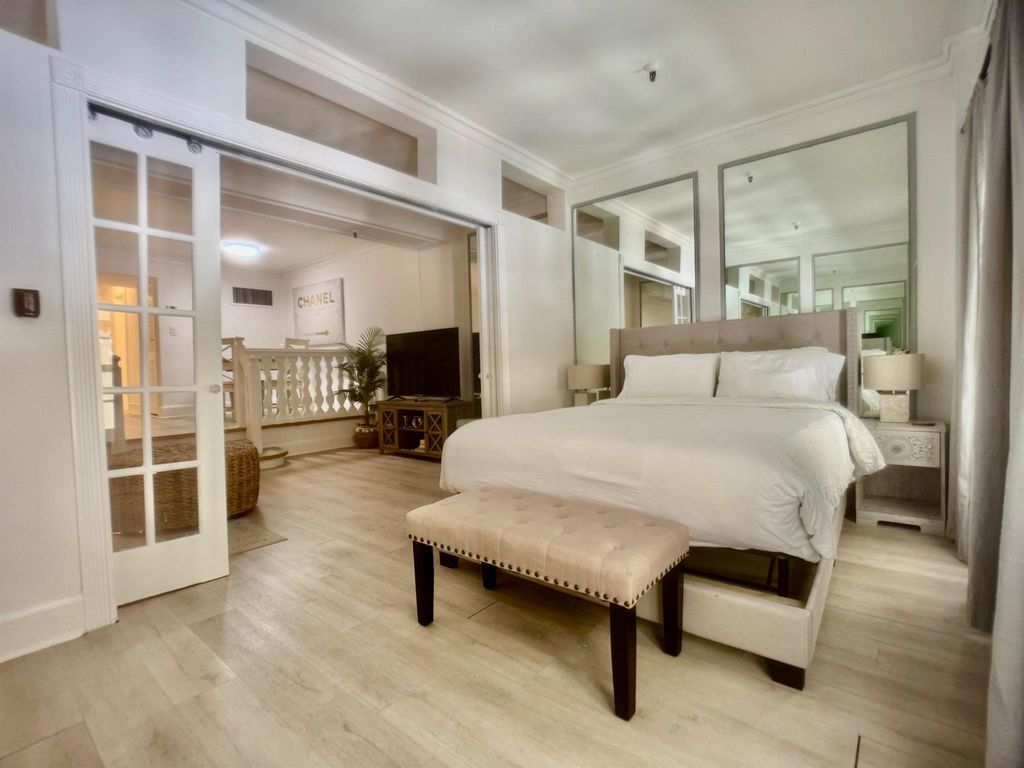 Image 6 of property listing at 235 Sunrise Avenue Mze 1104, Palm Beach, FL 33480