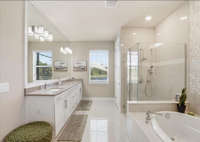 11717 GOLDEN BAY PLACE, Lakewood Ranch, FL 34211