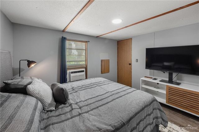 8482 Lago Vista Drive, Edcouch, TX 78538