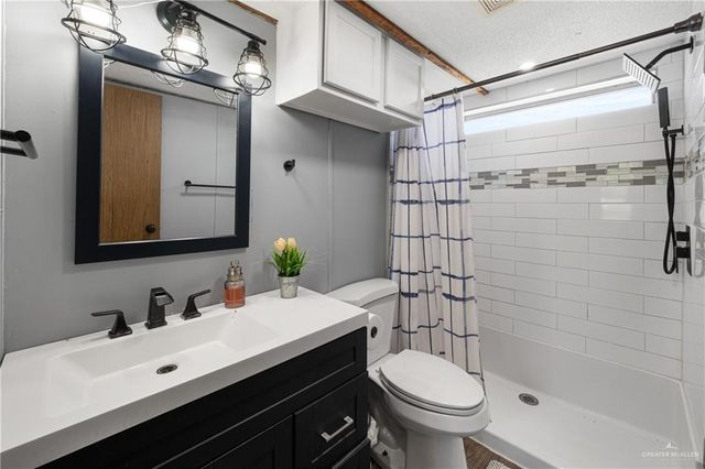 8482 Lago Vista Drive, Edcouch, TX 78538