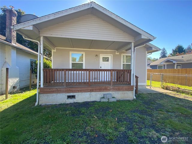 320 C Street, South Bend, WA 98586