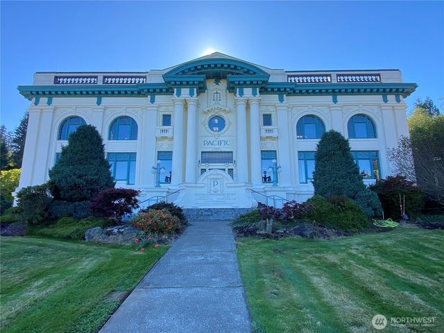 320 C Street, South Bend, WA 98586