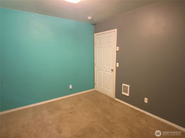 320 C Street, South Bend, WA 98586