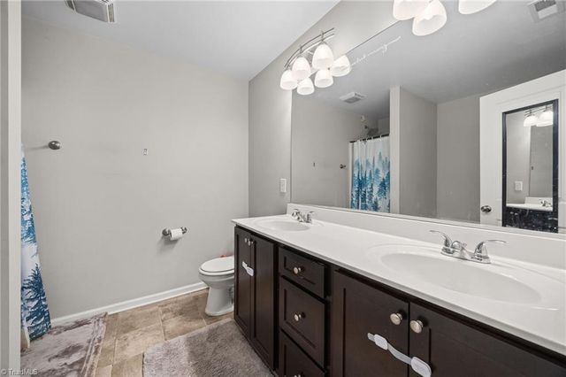 865 Winterside Lane, Winston-salem, NC 27107