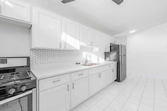 4120 Greenbrier Lane, Richton Park, IL 60471