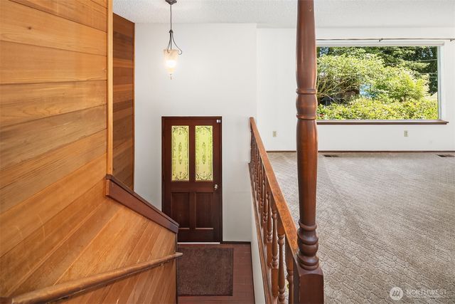 10218 SW Tillicum Lane, Vashon, WA 98070