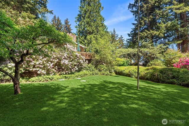 10218 SW Tillicum Lane, Vashon, WA 98070