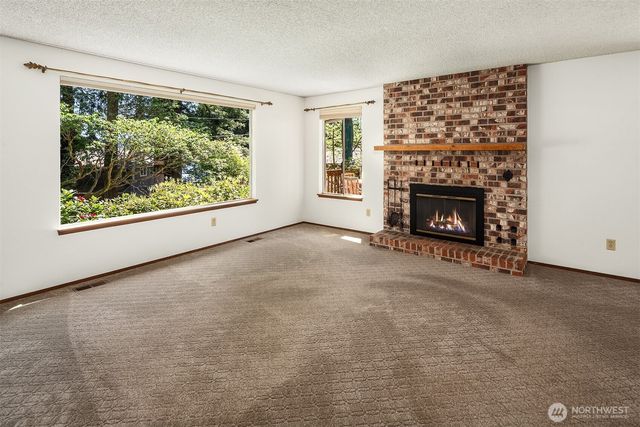 10218 SW Tillicum Lane, Vashon, WA 98070