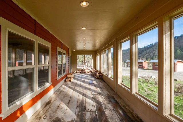 4760 Galls Creek Road, Gold Hill, OR 97525