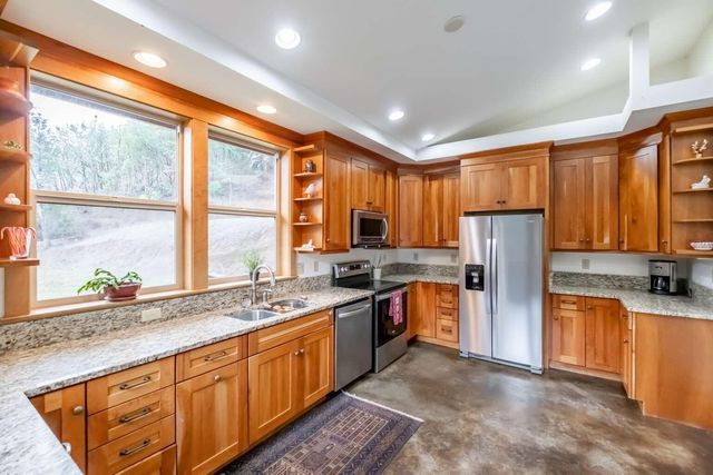 4760 Galls Creek Road, Gold Hill, OR 97525