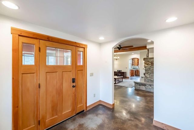 4760 Galls Creek Road, Gold Hill, OR 97525