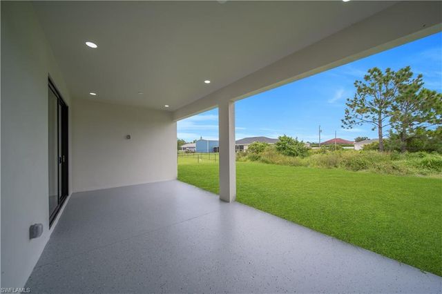 3308 10th ST SW, Lehigh Acres, FL 33976
