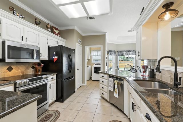 220 S Fork Drive, Hudson Oaks, TX 76087