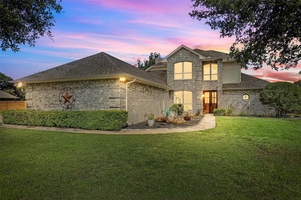 220 S Fork Drive, Hudson Oaks, TX 76087