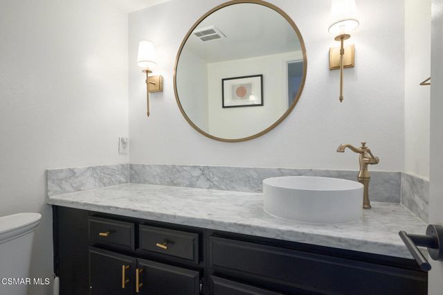 1988 Olivewood Court, Thousand Oaks, CA 91362