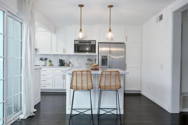 1988 Olivewood Court, Thousand Oaks, CA 91362